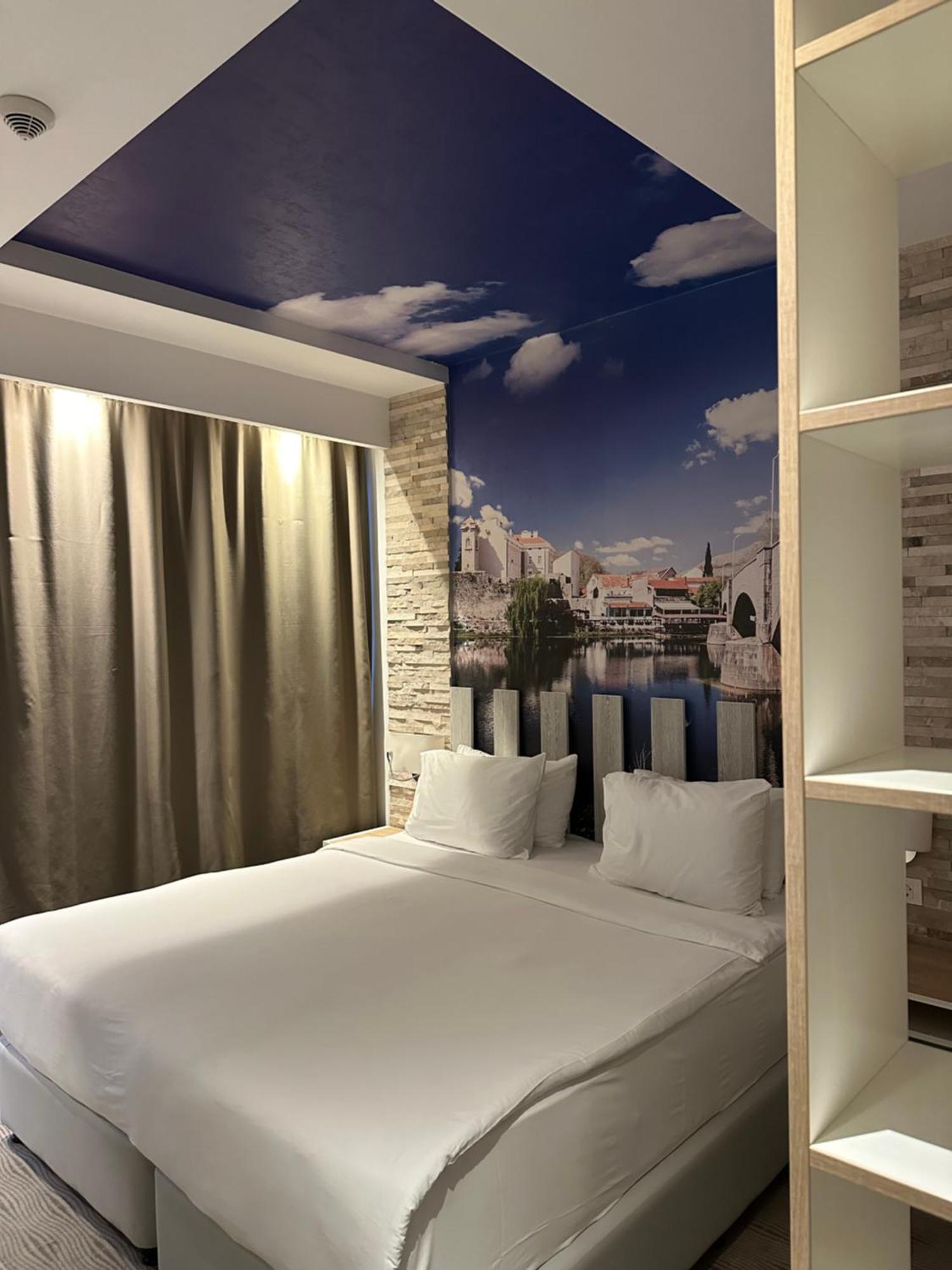 Hotel Nar トレビニエ エクステリア 写真