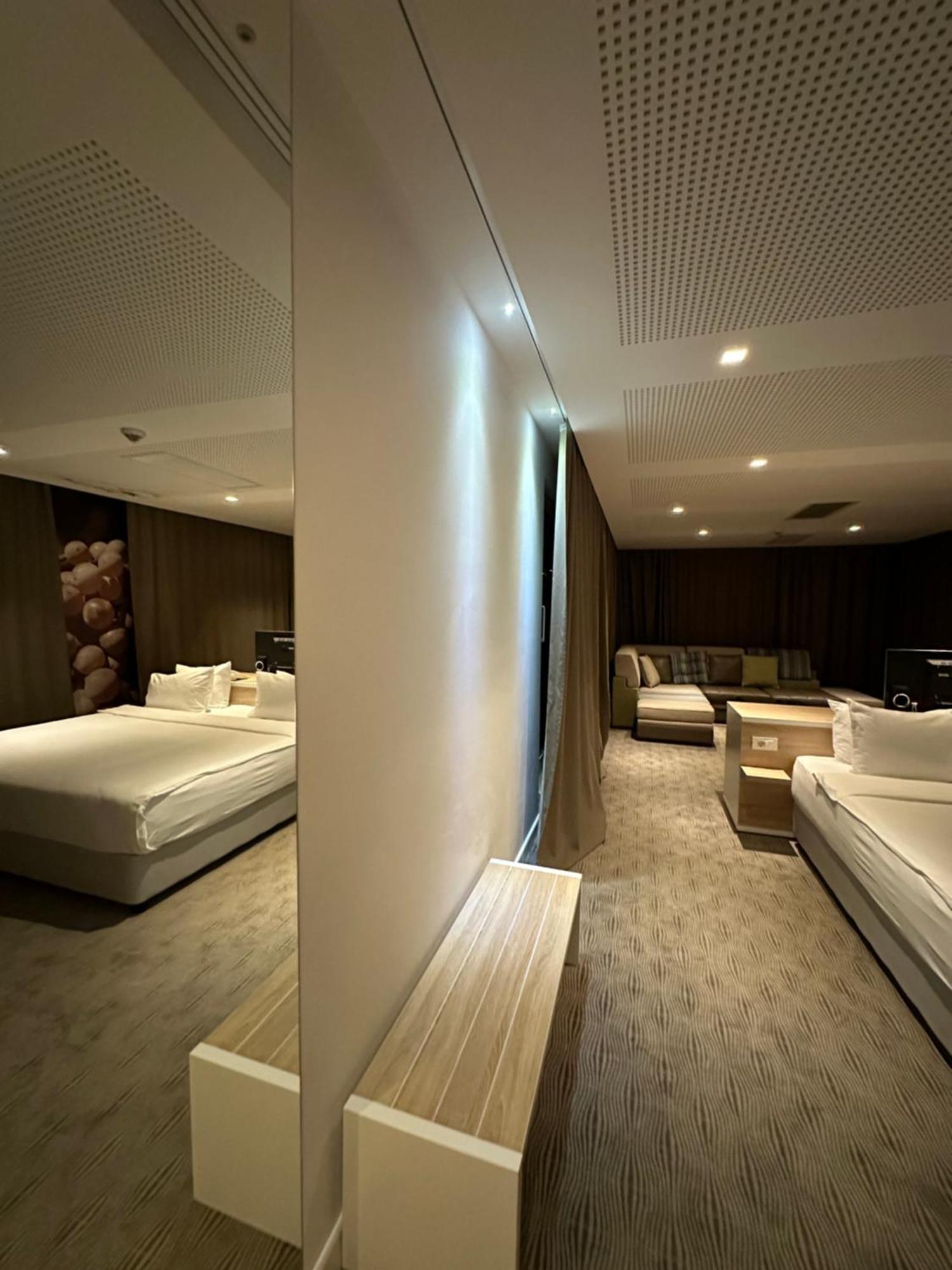 Hotel Nar トレビニエ エクステリア 写真