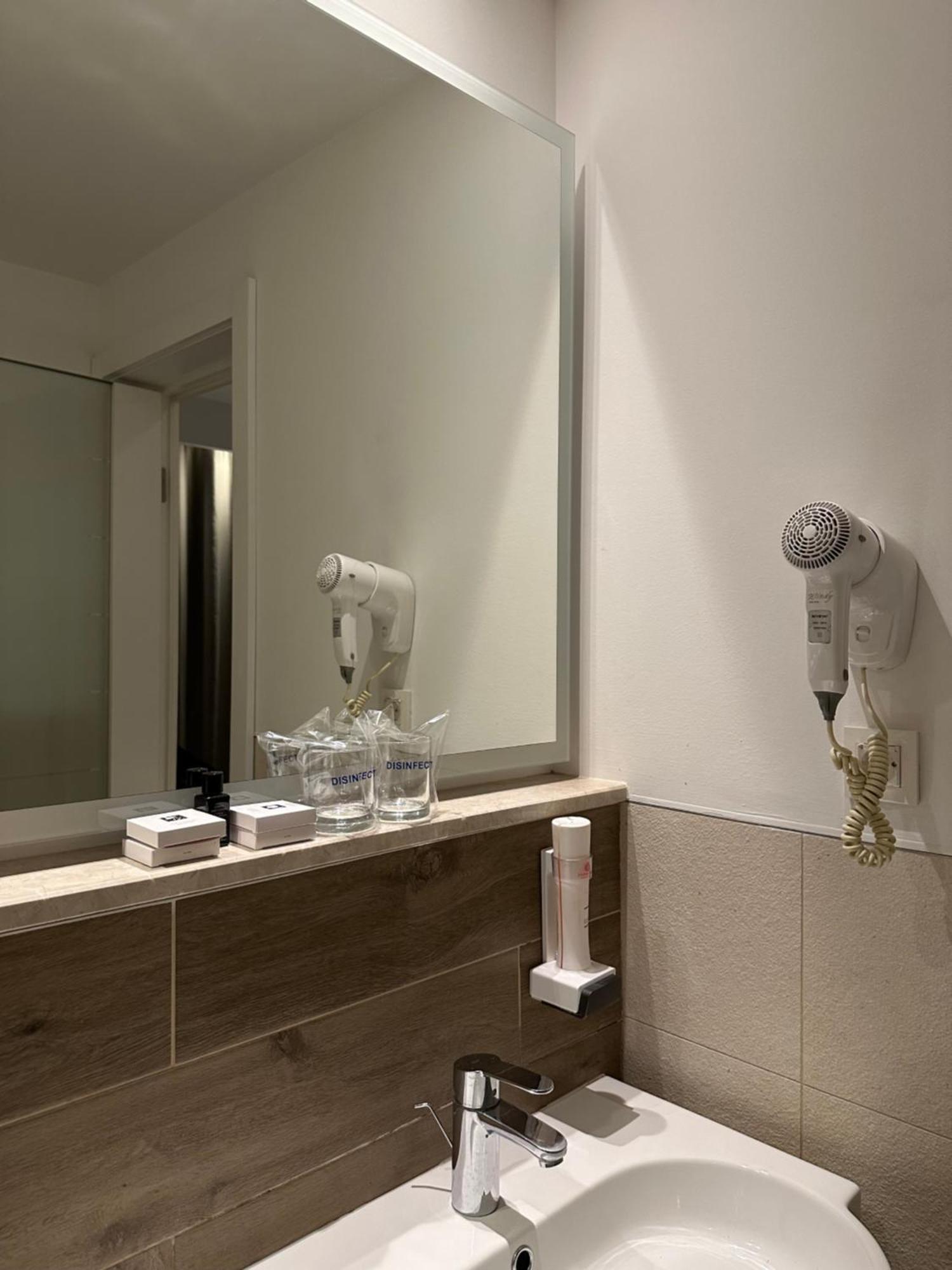 Hotel Nar トレビニエ エクステリア 写真