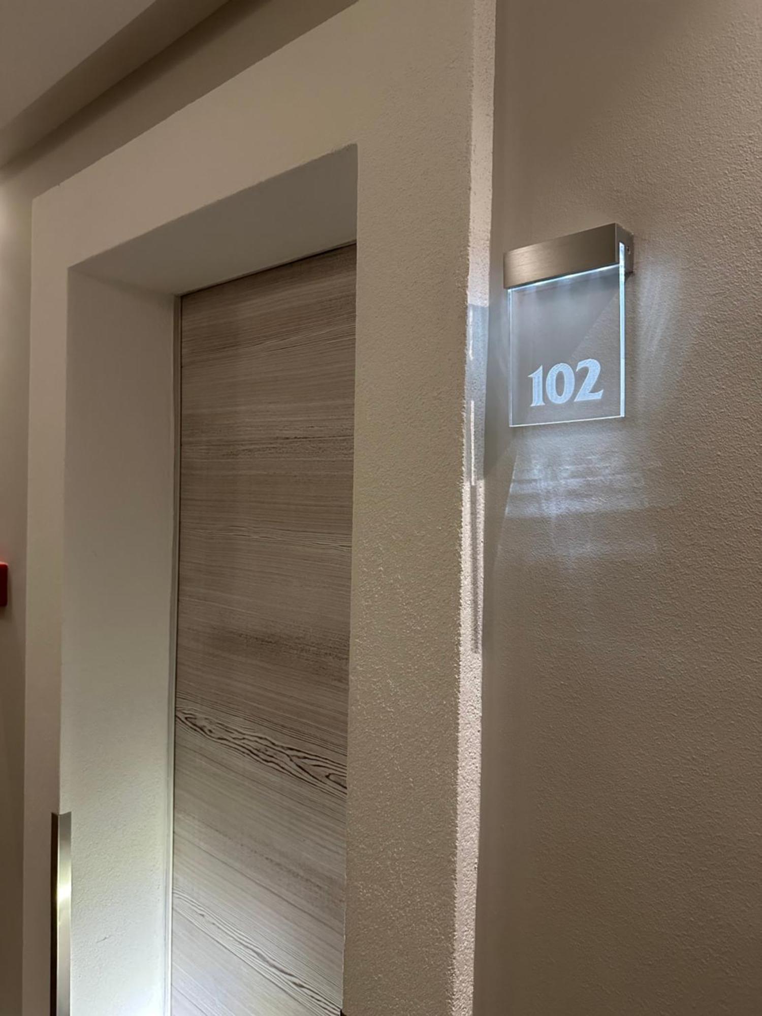 Hotel Nar トレビニエ エクステリア 写真