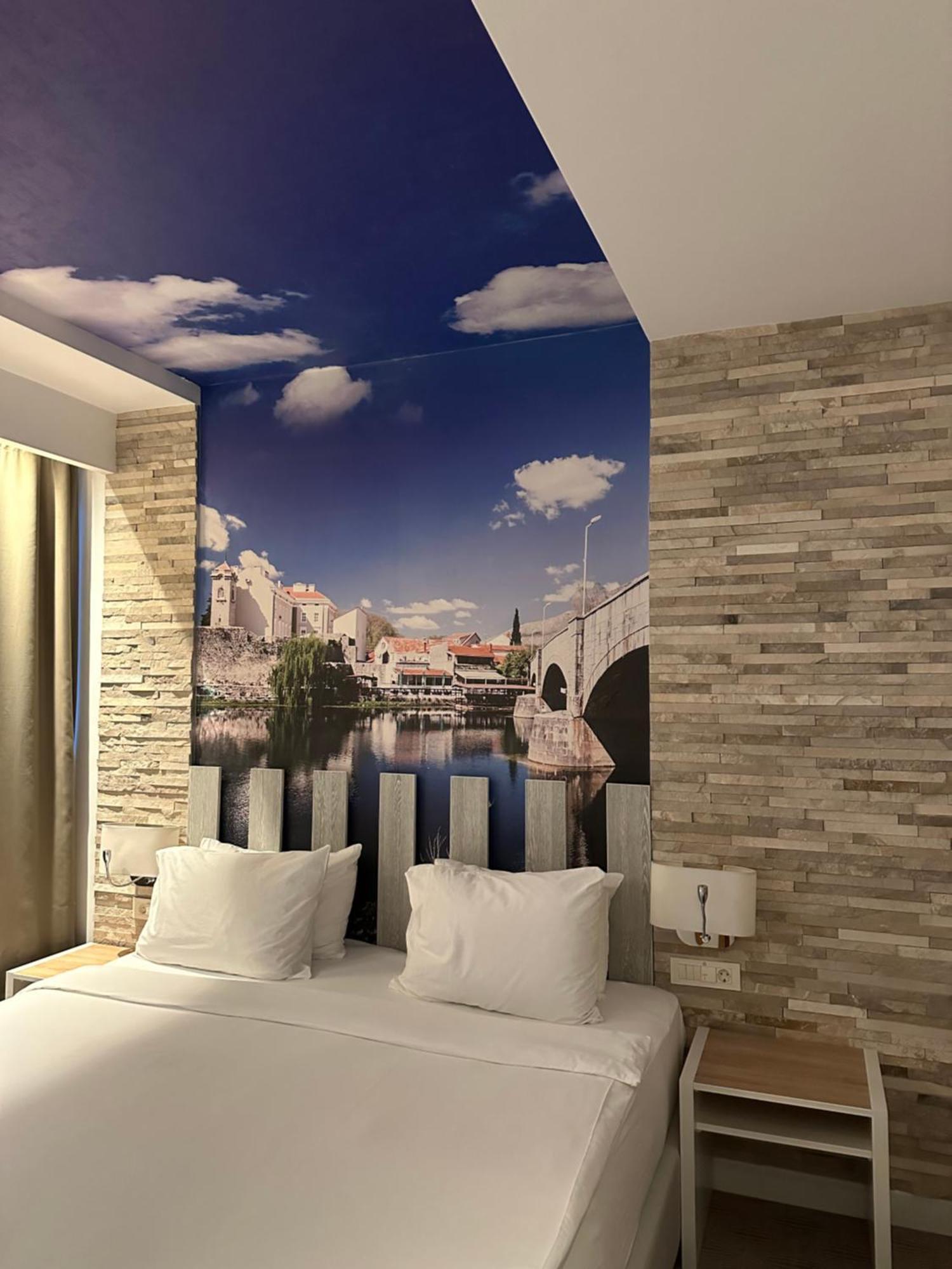 Hotel Nar トレビニエ エクステリア 写真